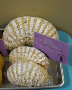 I didn't get to try one of these, but I was taken by the beauty of the Tropical Ensaymada - simple and elegant